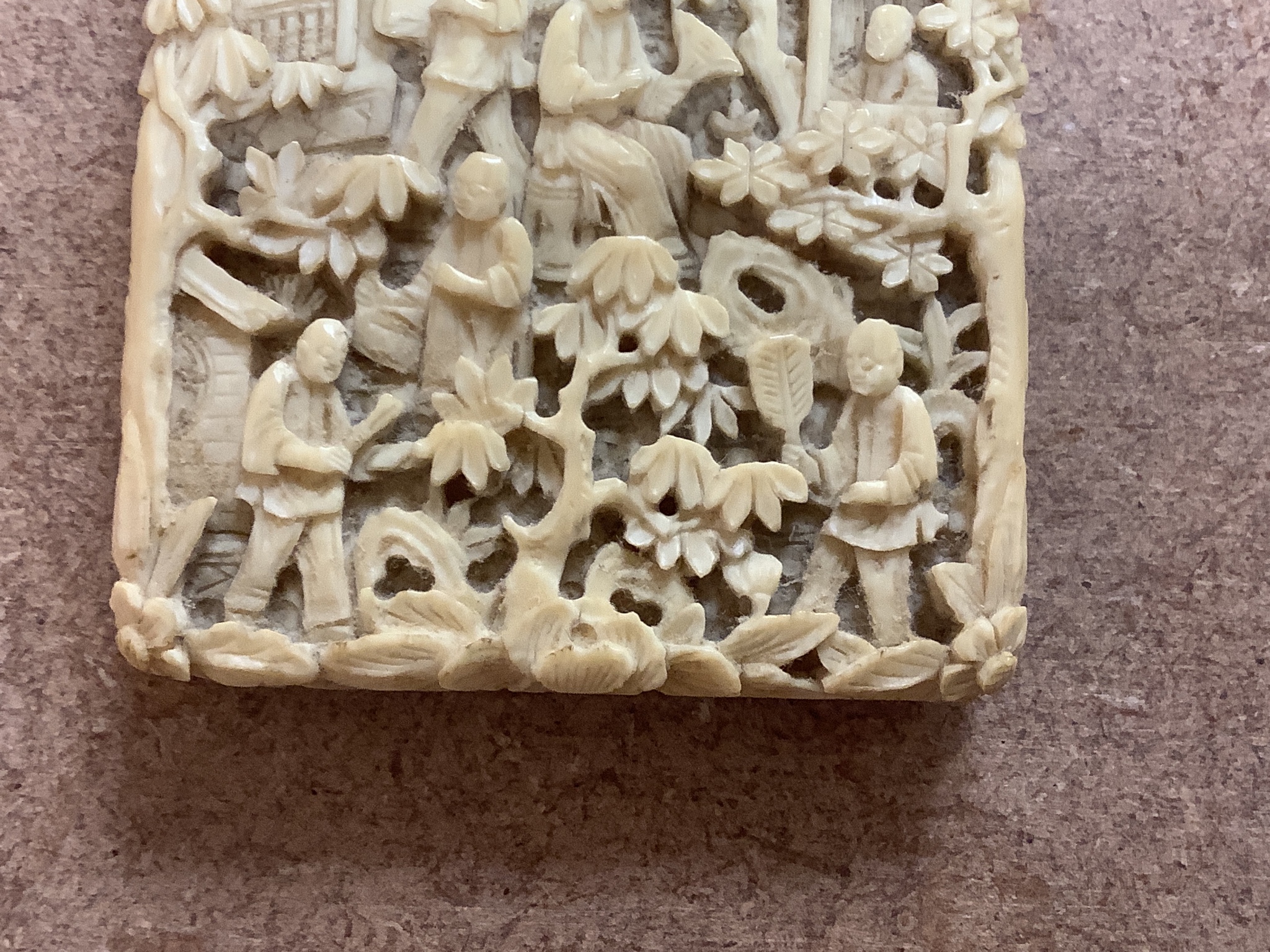 A Chinese Cantonese carved ivory card case, 9.5cm